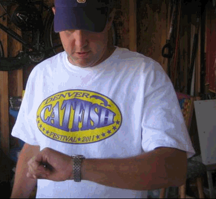 My hangover prevents me from knowing precisely what time it is.